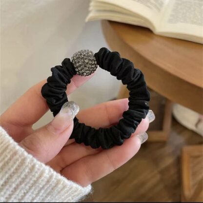 Vintage Scrunchie - Strikker med mønster og strass - Bilde 9