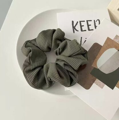 Delikat stoff scrunchie - Bilde 6