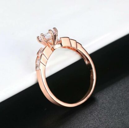 Fairytale - Gullforgylt ring med cubic zirconia - Bilde 3