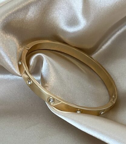 Nevada  - Armbånd med krystaller,  i allergivennlig Titanium
